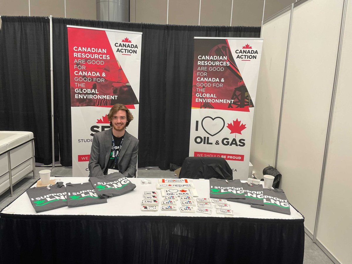 LNGAction's tweet photo. It’s the first day of @CanadaGasLNG!
Come visit our team to get some stickers, t-shirts, and balanced conversations! #CGLNG2022 #CGLNG https://t.co/Qn2xwC6hoP