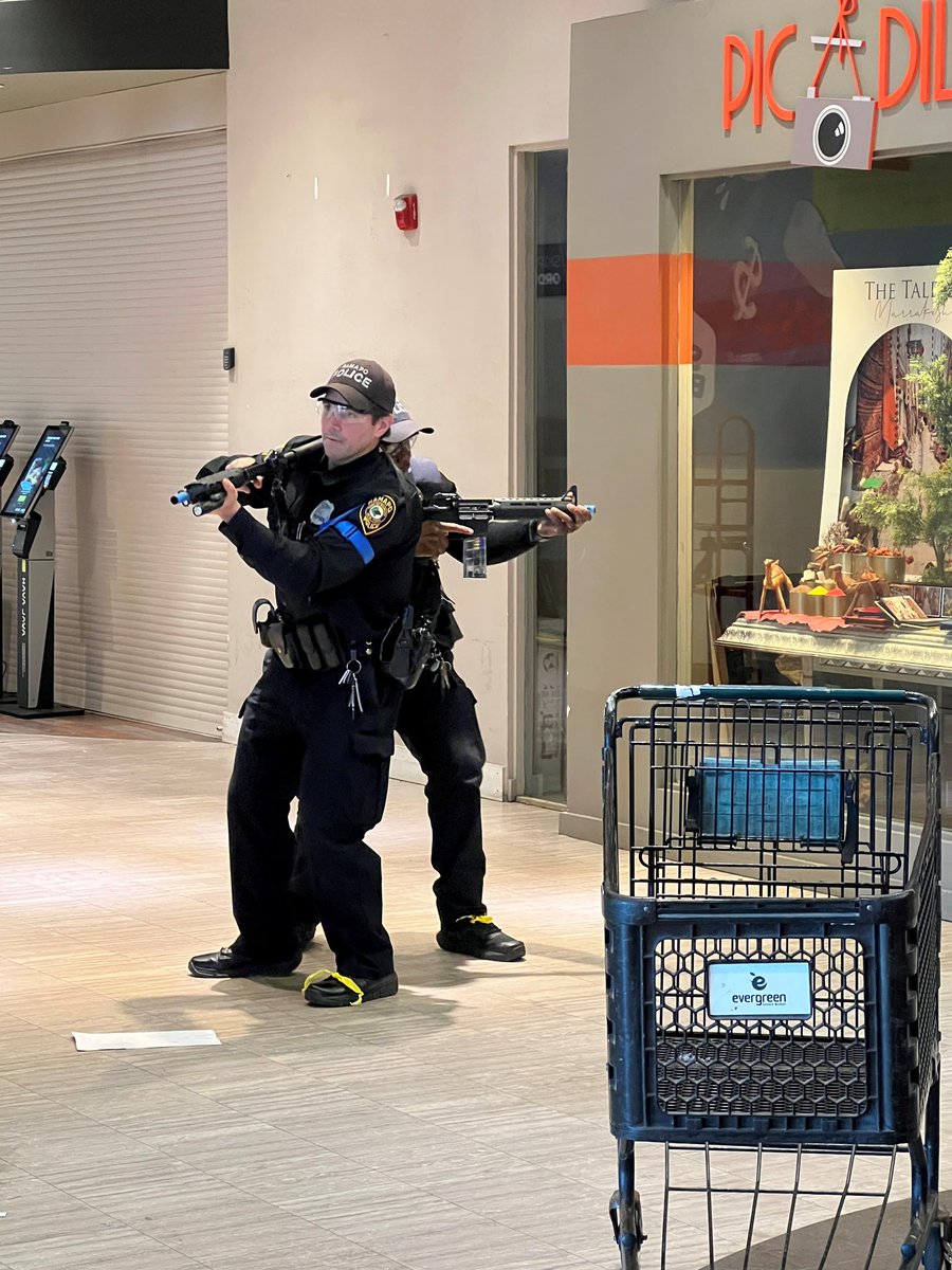 Ramapo_PD's tweet photo. RPD #ActiveShooter Drill @Evergreenkoshe1 Real life scenarios w/rescue integration. We train to keep our community safe. Special thanks to our participating partners: @townoframapo @ChaverimRocklnd @RHatzoloh @SpringHillEMS #FaistAmbulance #RocklandParamedics https://t.co/7BdXGKo5Ws