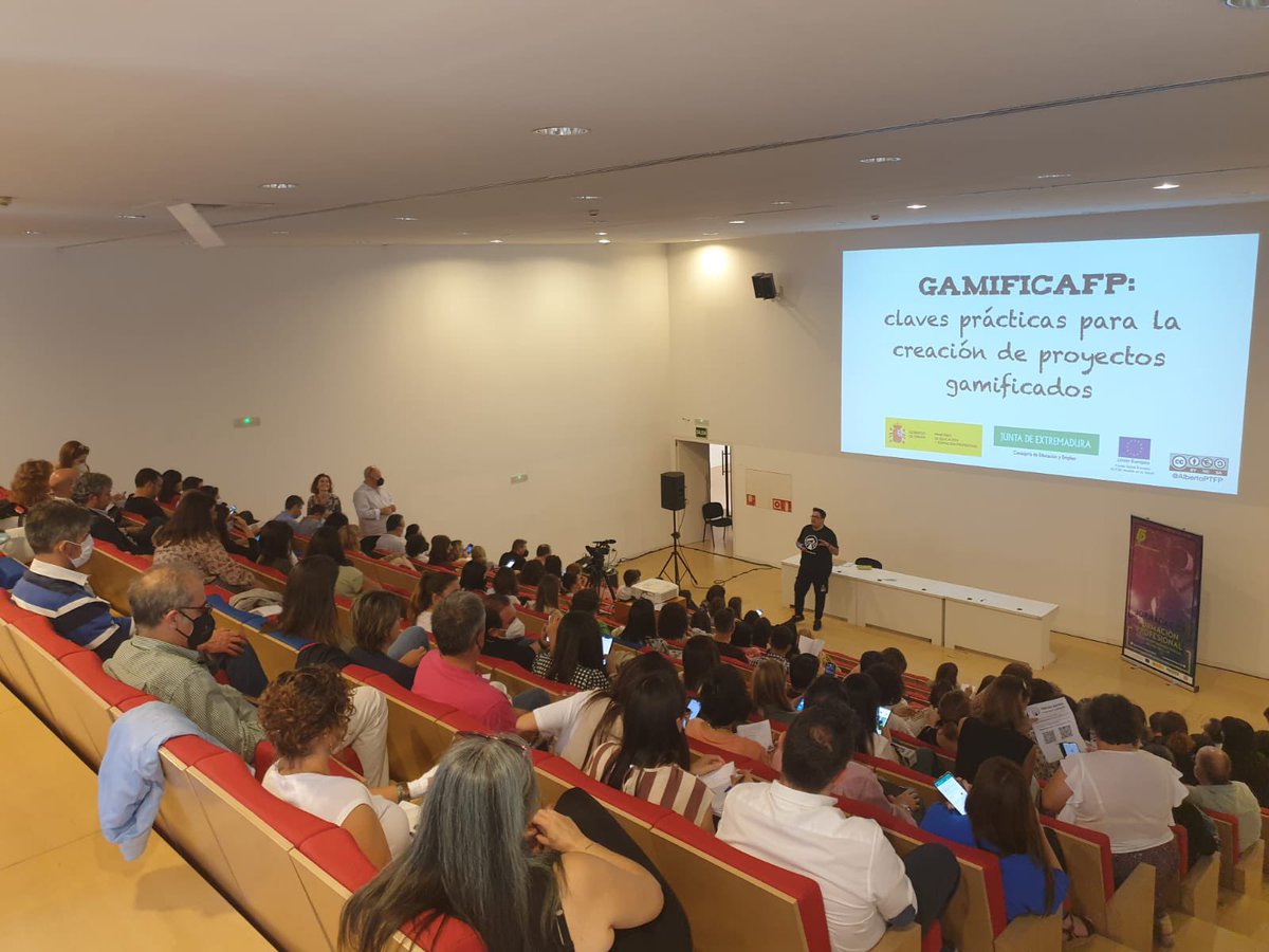 AlbertoPTFP's tweet photo. Muchas gracias a @FpExtremadura por contar conmigo para impartir el taller #GamificaFP claves prácticas para la creación de proyectos gamificados. Las más de 100 personas asistentes han conectado con #MéridaXpress y han hecho que el tiempo pasara volando. ¡Feliz 😁! https://t.co/Lh0R9O2OKj