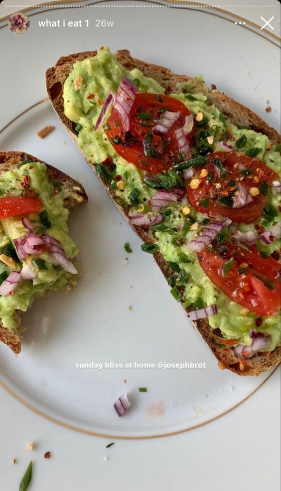 liIacdaisy's tweet photo. an avocado toast breakfast https://t.co/KoYei68I32
