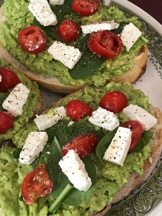 liIacdaisy's tweet photo. an avocado toast breakfast https://t.co/KoYei68I32