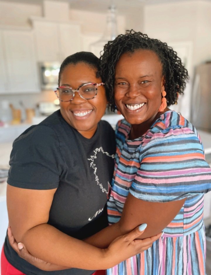 Spelman2002's tweet photo. 🙋🏾‍♀️ if you're ready to see your sisters this weekend.  We're definitely #reunionready 💙 https://t.co/JyblTV2Nr4