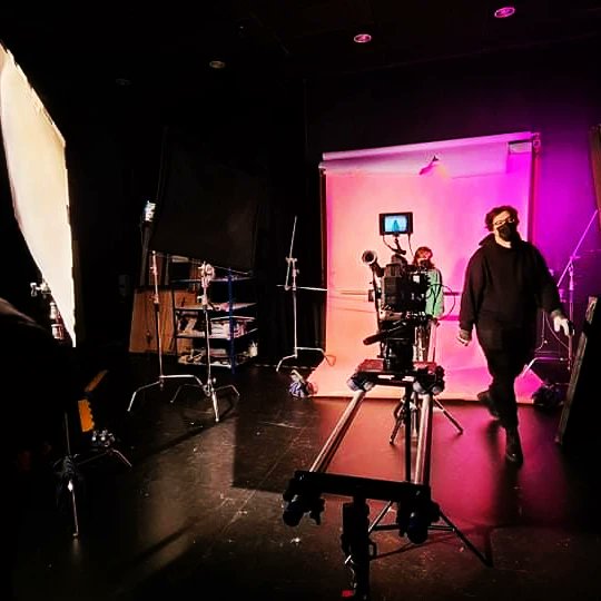 NiamhJayFilms's tweet photo. Mooncup (2022)

Commercial for the Kodak Film Festival

BTS of our Practice Shoot 

1st AD Role

#filmfestival #commercial #mooncup #student https://t.co/nIASwIia3R