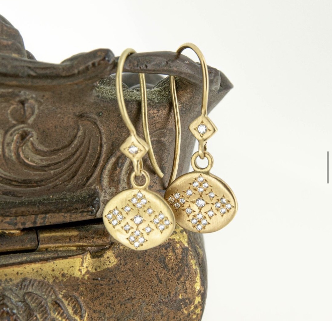 These beauties are waiting to follow you home today 😍💖