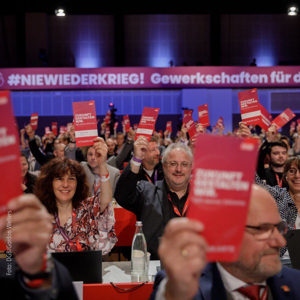 Yasmin Fahimi (@fahimiyasmin) on Twitter photo Heute haben wir beim Parlament der Arbeit gute Beschlüsse gefasst: für den #Frieden und soziale Lösungen, für die Umbrüche unserer Zeit, für einen starken Sozialstaat. Den zu stärken, hat uns Bundesarbeitsminister <a href="/hubertus_heil/">Hubertus Heil</a> zugesichert.
#dgb22 #politik #gewerkschaft Heute haben wir beim Parlament der Arbeit gute Beschlüsse gefasst: für den #Frieden und soziale Lösungen, für die Umbrüche unserer Zeit, für einen starken Sozialstaat. Den zu stärken, hat uns Bundesarbeitsminister <a href="/hubertus_heil/">Hubertus Heil</a> zugesichert.
#dgb22 #politik #gewerkschaft