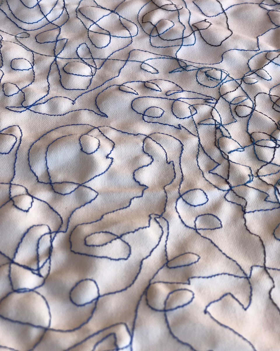 YarnsWool's tweet photo. “Ravings” 2022 - 16” x 16” #textileart #desvaríos #fibreart #tela #hilos #thread https://t.co/u0yjRfFCNZ