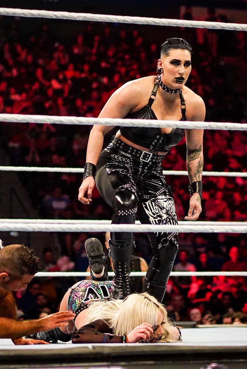 RheaRipley_WWE tweet picture