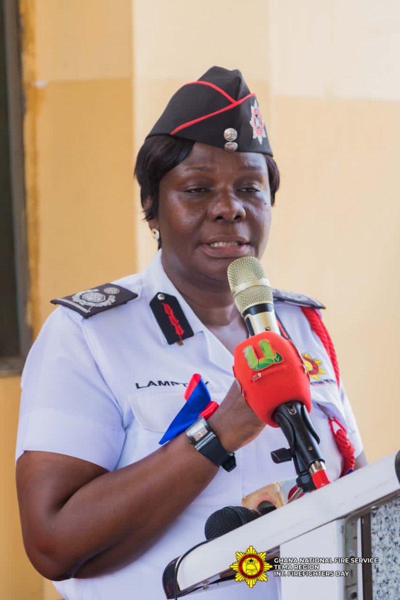 news_ghana's tweet photo. Tema Regional fire service debunks claims of going to fire scene without water https://t.co/y3NQk6OlHG #News #Ashaiman #claims #Debunks #DEVTRACO https://t.co/wUSZaY2WYp