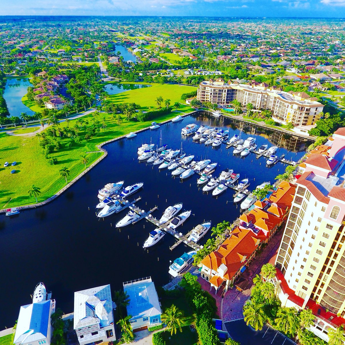 CapeCoral's tweet photo. A view that never gets old. 🌴 🌅 https://t.co/uwcQdQiV0p