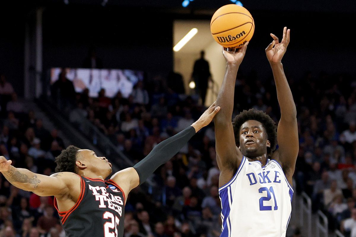 AJ Griffin &amp; the best freshman prospect shooting season, ever (???)

A consideration of AJ Griffin's place among the best freshman shooting seasons, along with a long look at his form, his shooting profile &amp; his NBA development pathways 

Read (free) here
patreon.com/posts/66262563