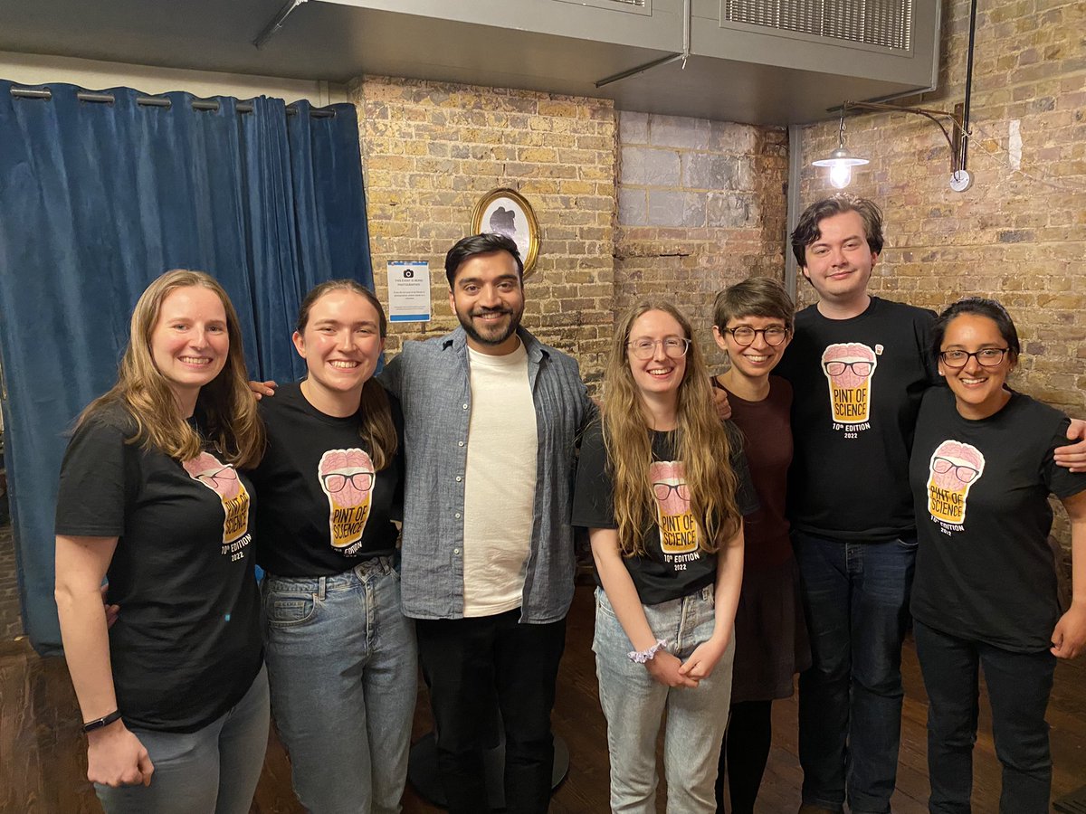 Such a great night! 🔭✨<a href="/aaysaxena/">Aayush Saxena</a> @katepattleastro <a href="/BeckyConybeare/">Becky Conybeare</a> <a href="/pintofscience/">Pint of Science UK</a> #pint22