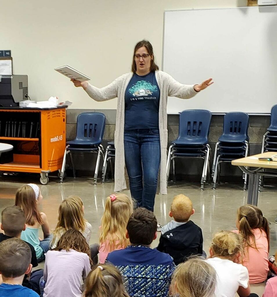 BawlfSchool's tweet photo. Thank you to @bawlflibrary for joining us today and inspiring more readers!! Looking forward to the summer program!! #WildcatCountry #readingisleading https://t.co/aMV5vqvDlw https://t.co/r5jFJ36Fko