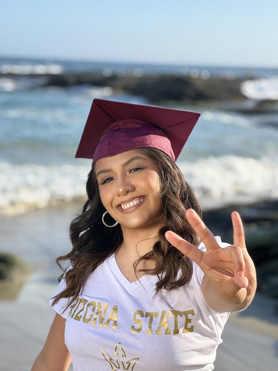 CONGRATULATIONS FATIMA 🍾WE LOVE YOU 🔱👏🏽 SIN MIEDO AL EXITO !! #ASUgrad