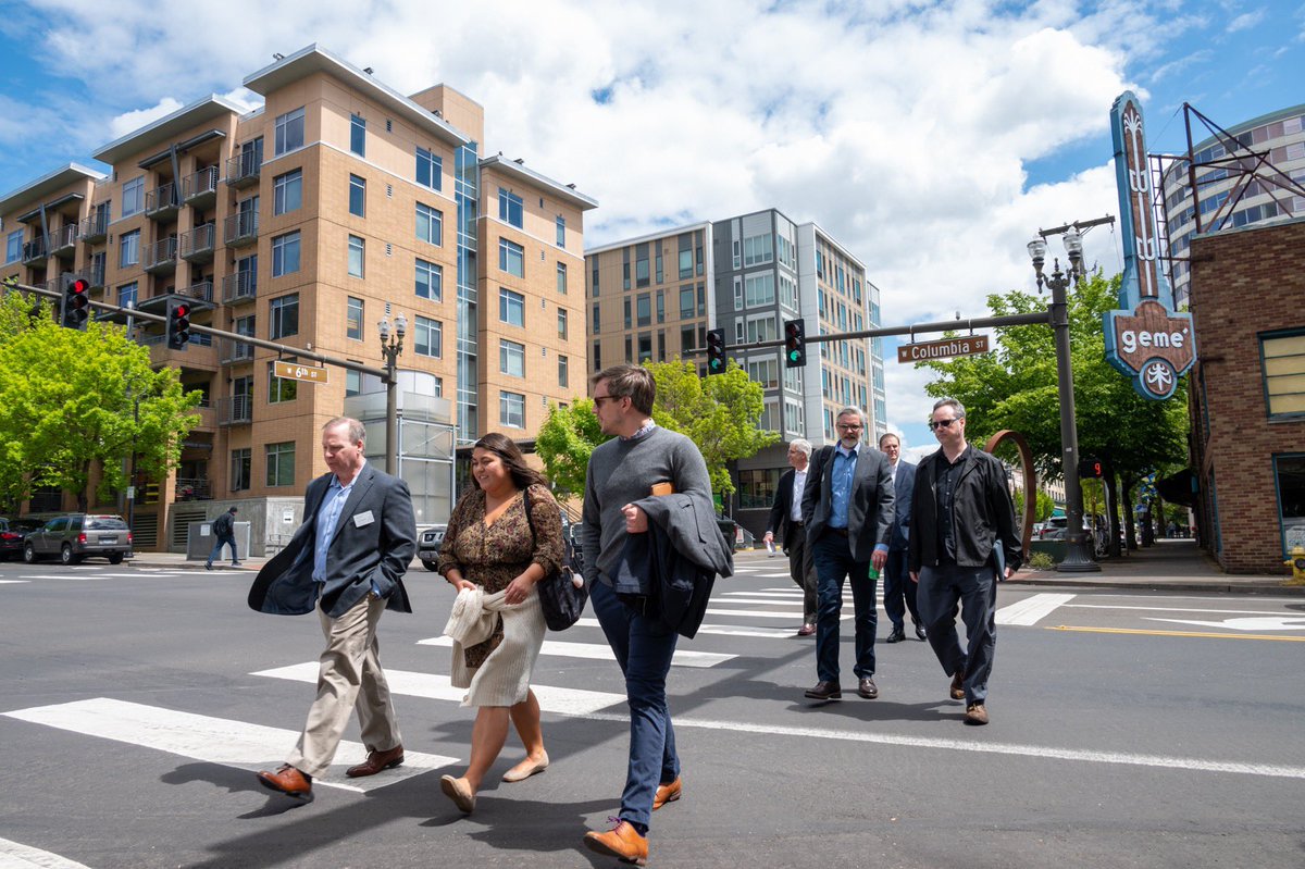 awbolympia's tweet photo. What great discussions with our Grassroots Alliance! Local chamber leaders from around WA are meeting in #VanWA, talking about how to serve their employers and communities. 

Thank you @jpmcd3, @VanChamber and @VancouverUS for hosting us! 

#AWBspring22 #AWBGrassrootsAlliance https://t.co/eZbwqEdPJf
