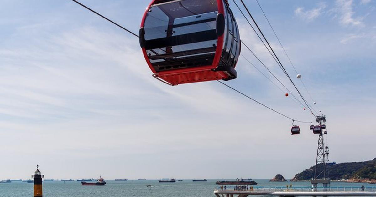 nzherald's tweet photo. #REVEALED | $200 million gondola proposed as a public transport solution for Auckland https://t.co/EIGo6GiRmP https://t.co/CIXltYTTdO