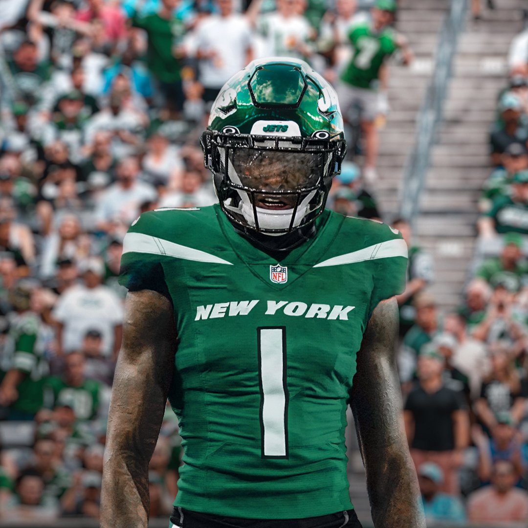 At cornerback,
from the University Of Cincinnati,

Number 1

<a href="/iamSauceGardner/">SAUCE GARDNER</a>