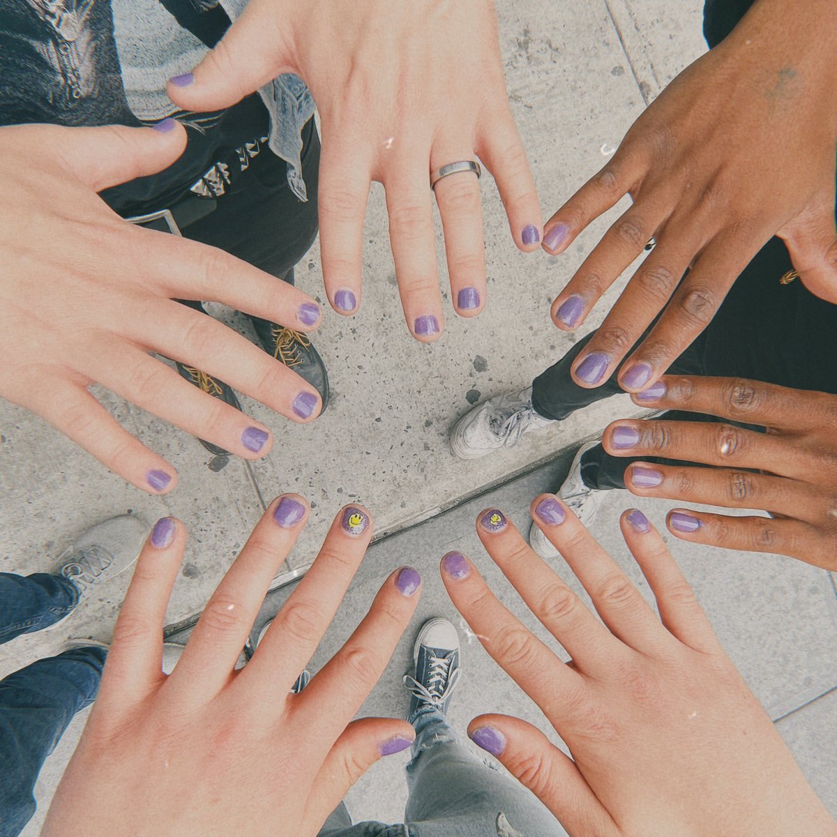 purple nails for tonight’s show 💜💜 #WorldLupusDay2022