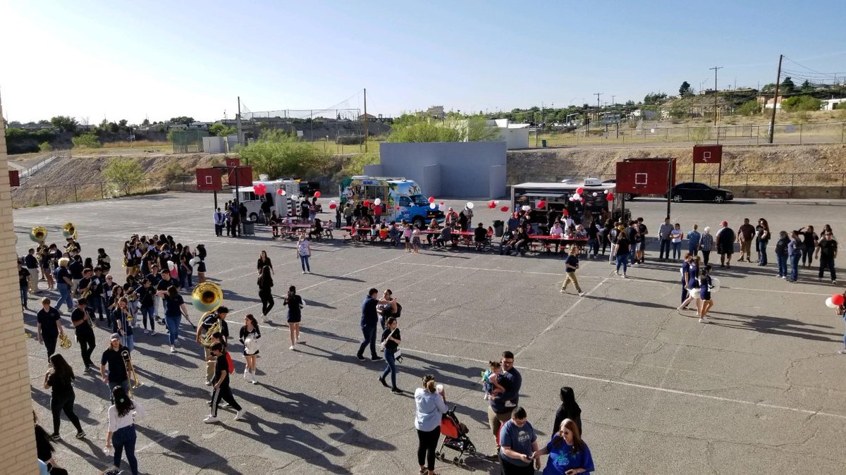 ELPASO_ISD's tweet photo. Front &amp; center! ✨ Morehead MS held the IB &amp; Fine Arts Showcase to shine a spotlight on our dedicated Raiders. Students put their skills on display by presenting their IB community projects, showed off their art &amp; offered  activities for families to enjoy. #EPISDProud https://t.co/ifmI6i0iWA