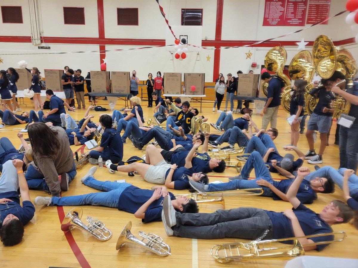 ELPASO_ISD's tweet photo. Front &amp; center! ✨ Morehead MS held the IB &amp; Fine Arts Showcase to shine a spotlight on our dedicated Raiders. Students put their skills on display by presenting their IB community projects, showed off their art &amp; offered  activities for families to enjoy. #EPISDProud https://t.co/ifmI6i0iWA