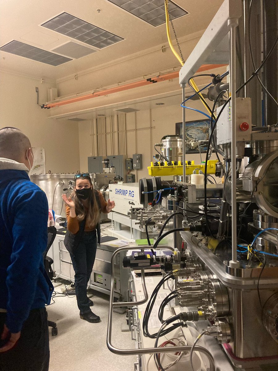 seymour_rocks's tweet photo. Doing my best impression of Charlie Day while explaining how the @StanfordEarth @USGS #shrimprg works to our visiting group of @ColoradoCollege students #geochronology #ionprobe #zircon https://t.co/M9jXwqERmG
