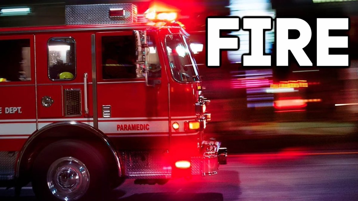 NewsFlashSD's tweet photo. #SanMarcos - Units at scene of a second-alarm commercial structure fire in the 700 block of Center Drive. Flames reportedly running through the attic of the structure. #CenterIC https://t.co/7Sr40fgkys