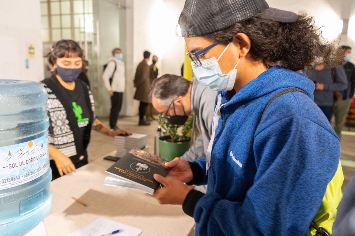 FICR_RNlaChimba's tweet photo. Muy agradecidos 🙏 de tod@s quienes nos acompañaron el pasado viernes en el lanzamiento de la "Guía de Campo: Biodiversidad de la Reserva Nacional La Chimba" 🌵

L@s invitamos a conocer el trabajo y las maravillas de nuestro desierto costero / DESCARGA⬇️ https://t.co/4Sc3IEwiOm https://t.co/0szMeRPpUx