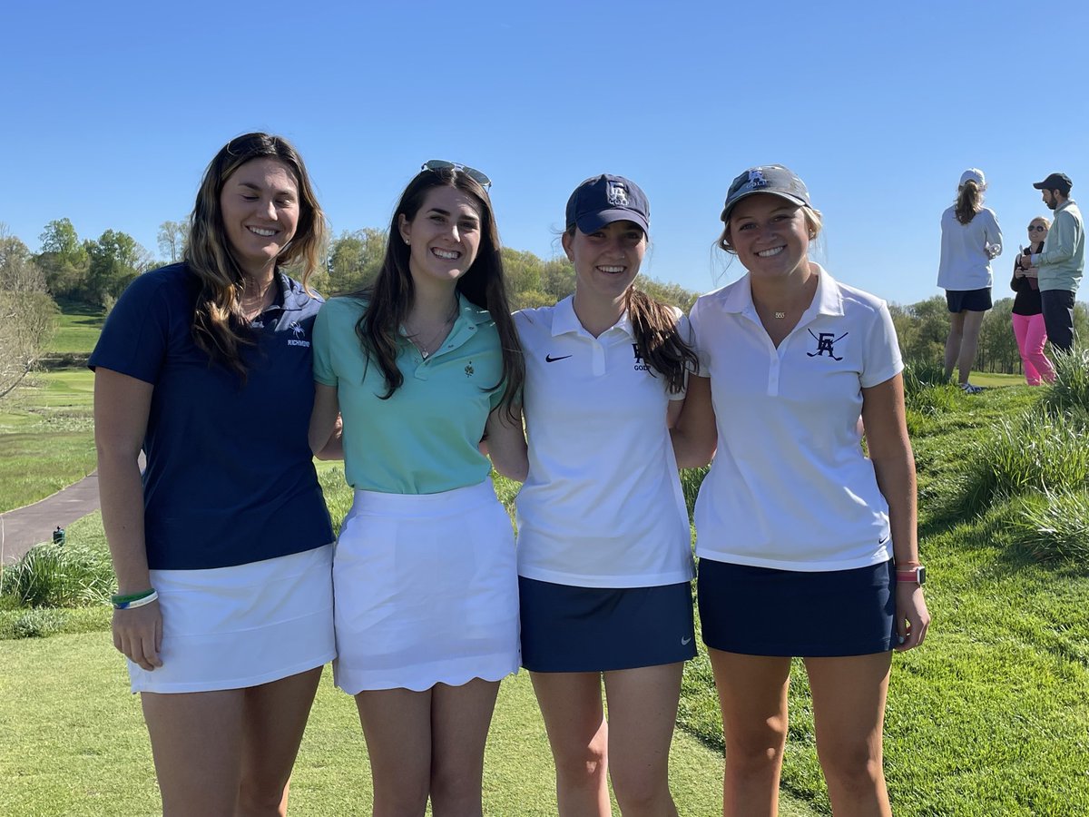 ea1785_GGolf's tweet photo. Former captains and players came out to support our squad - Amanda and Lauren Jones! Go EA! https://t.co/UwTbZZVnI4