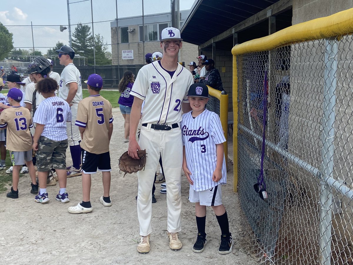 What a wonderful experience for our 10u Giants!  Thanks <a href="/BDHS_Baseball/">Ben Davis Baseball</a> for showing our players what they can aspire to with hard work!  #wearewayne <a href="/WayneTwpSuper/">Dr. Jeff Butts</a>