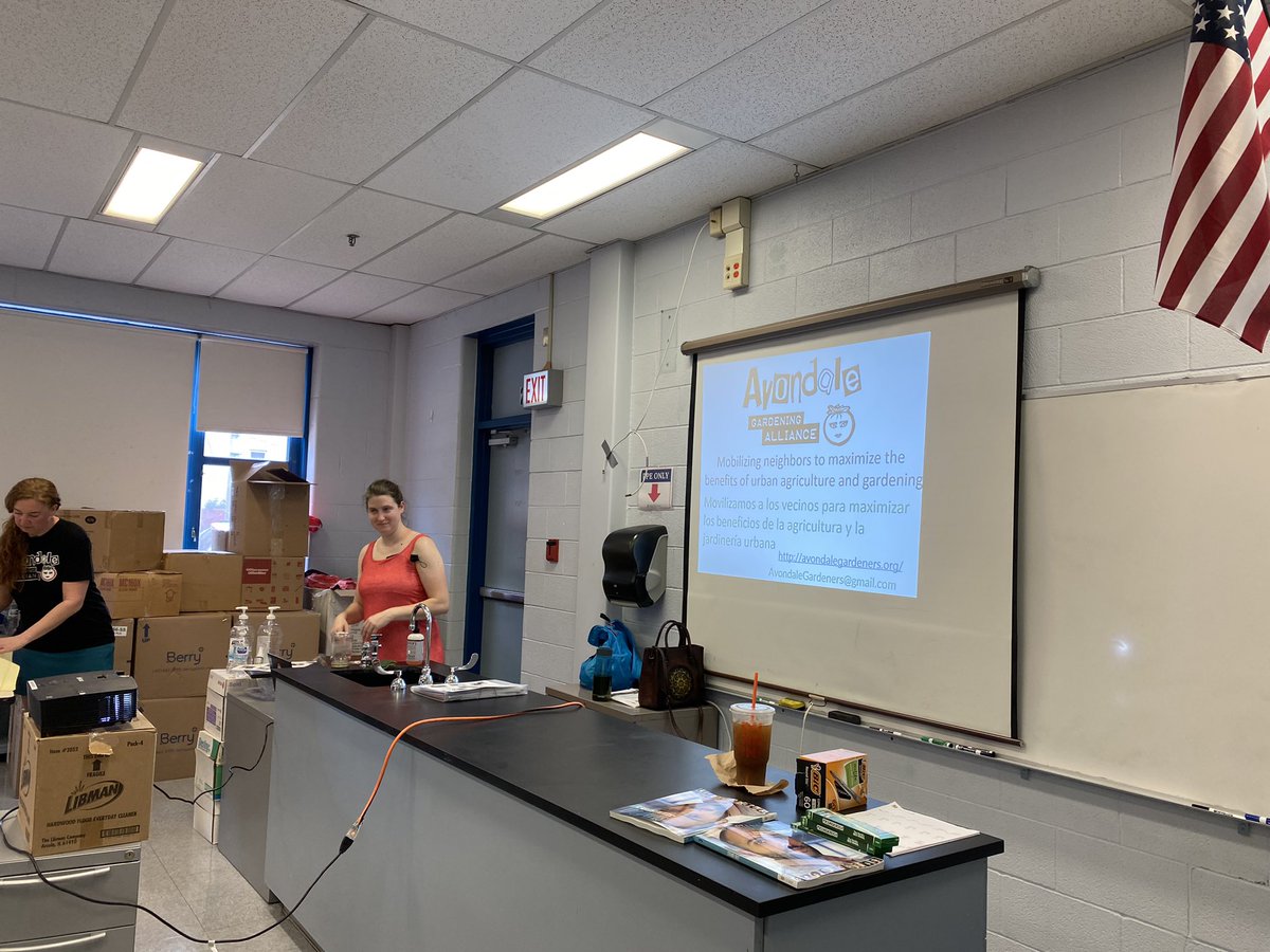 CPSNetwork4's tweet image. Thank you to the Avondale Gardening Alliance for teaching our parents the basics of gardening and sharing resources on how to do community gardening. We even had a special guest, Cha-Cha the chicken!