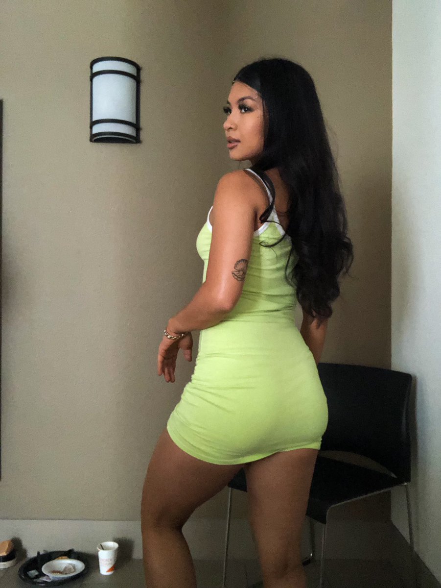 angtheasian's tweet photo. A little hotel photo sesh 😽
don’t mind my breakfast on the floor lmao https://t.co/h8FaRpO4r7