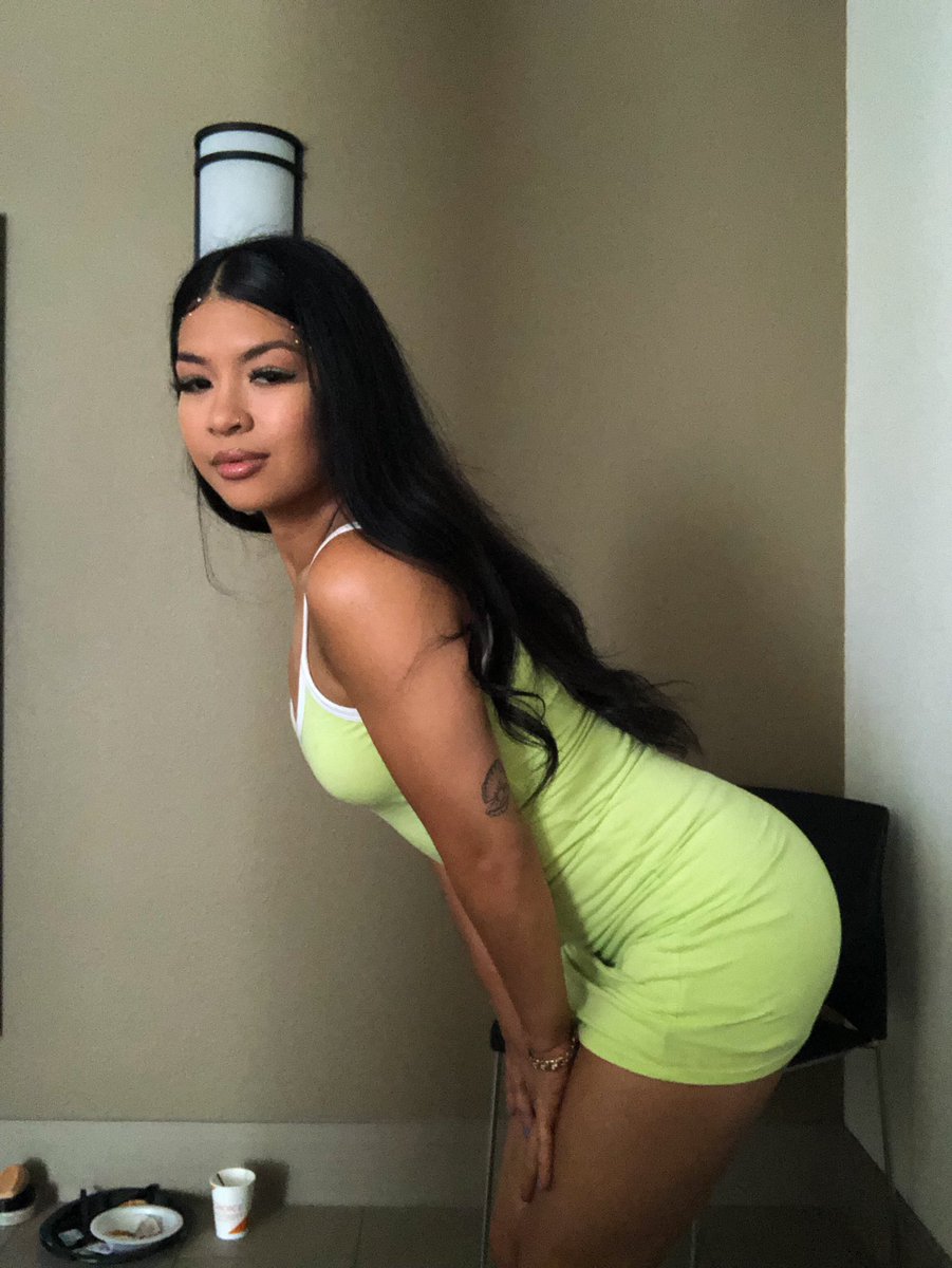 angtheasian's tweet photo. A little hotel photo sesh 😽
don’t mind my breakfast on the floor lmao https://t.co/h8FaRpO4r7