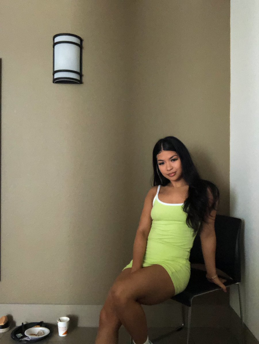 angtheasian's tweet photo. A little hotel photo sesh 😽
don’t mind my breakfast on the floor lmao https://t.co/h8FaRpO4r7