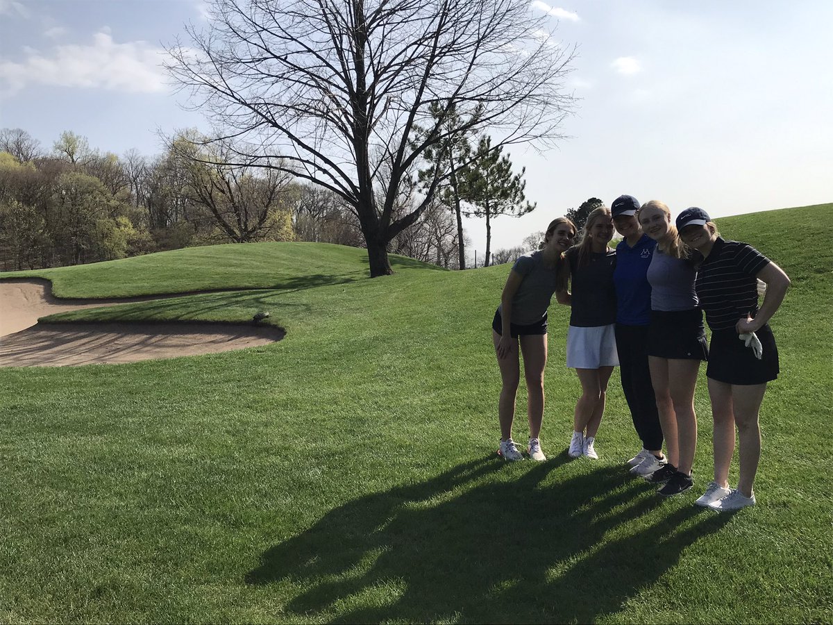 TonkaGirlsGolf's tweet photo. Dev Crew making new friends on the course today!⛳️🐢#TommytheTurtle https://t.co/TyuN9rJbpt