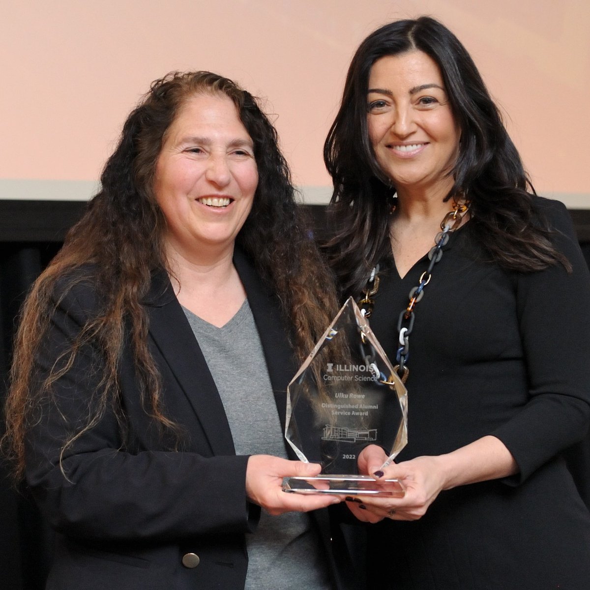 Congratulations, 2022 Celebration of Excellence #ILLINOIS Computer Science alumni award winners! 🔸🏆🔹

David Blaauw
Carol Craig
JingGao
Ulku Rowe
Jerry Talton

Thank you for your contributions. We are proud and lucky to call you alumni.

⭐ cs.illinois.edu/about/awards/c…