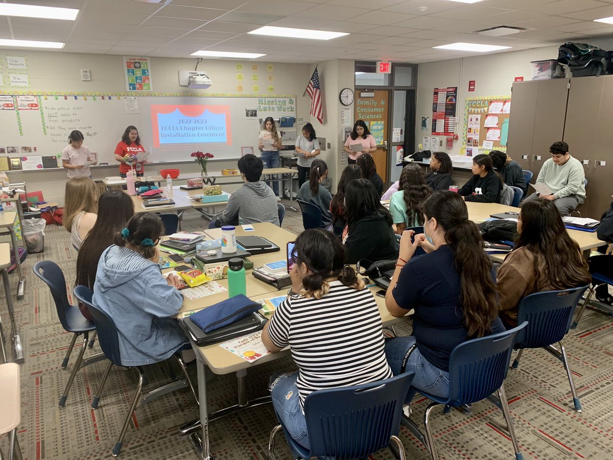 CreteFccla's tweet photo. Today we had our end of the year celebration! Thank you to all Crete FCCLA members for making this year count! #nefccla #makeitcount #cretecards #cardinalpride https://t.co/ZvinGNOVJ5