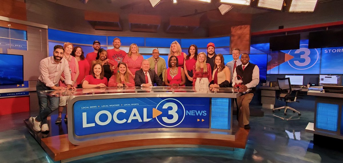 calliestarnes's tweet photo. A @Local3News tradition. ❤️@GoRedForWomen #GoRedChatt https://t.co/7BWqHzHOS9