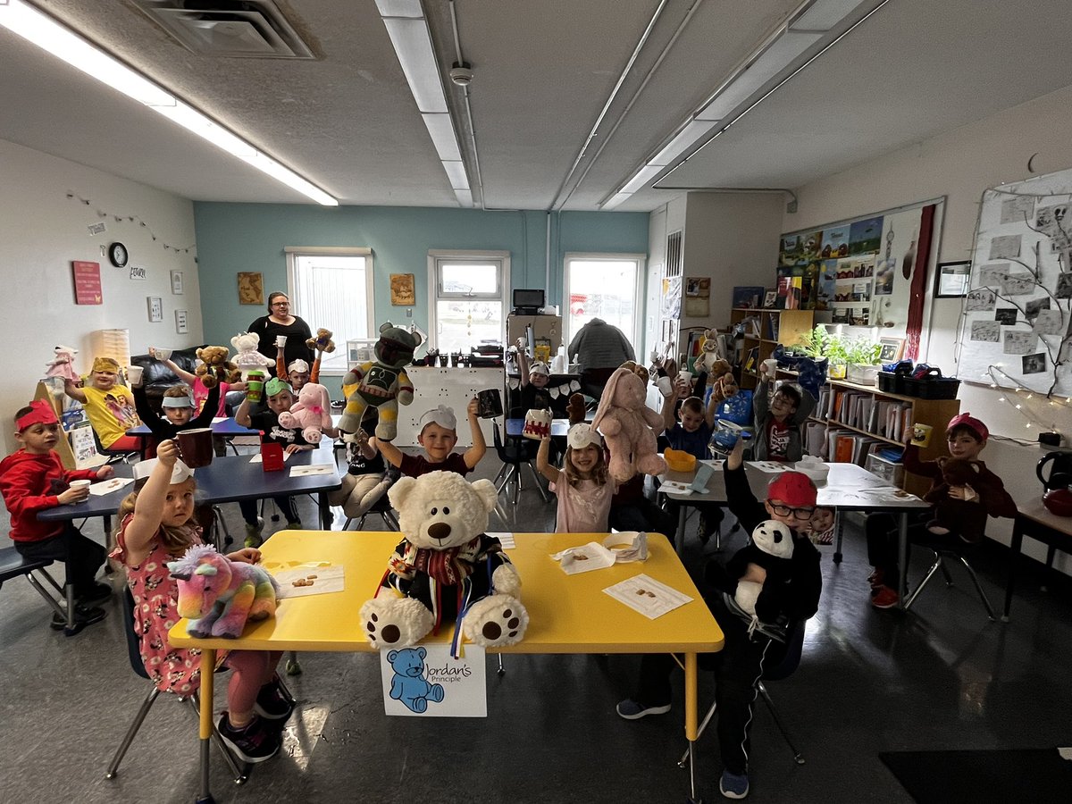 MissPunkosClass's tweet photo. Kindergarten had such a lovely Bear Witness Tea Party today to learn about #JordansPrinciple We loved spending time with @SpiritBear for his birthday, and learning about #jordananderson #EveryChildMatters @ann_oldnall @FMPSD @indigenousFMPSD @FMPSDEarlyLearn https://t.co/nFQimxjUdO