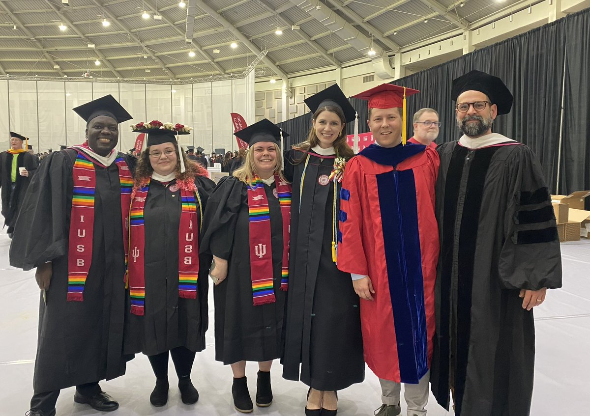 IUSB_MPA's tweet photo. Backstage with some soon-to-be @IUSB_MPA grads!! #IUSBGrad22 https://t.co/auN1m4aWgQ