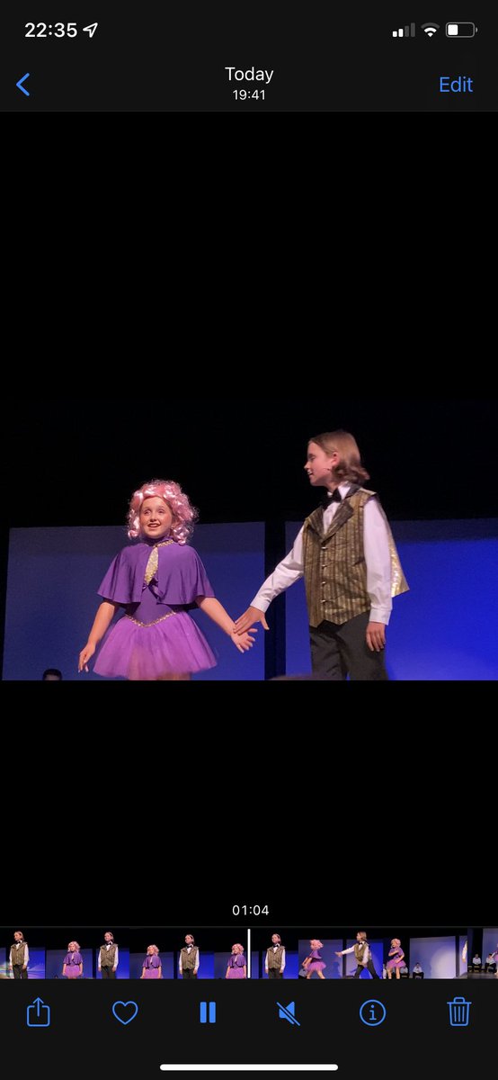 WAW!!! Roedd perfformiad ‘Dyn y Sioe’ gan ysgol Bro Morgannwg yn hollol anhygoel! Rydw i’n teimlo mor falch o Loti ac o bob un plentyn oedd ar y llwyfan heno! Roedd pawb yn arbennig 🌟 Diolch o galon i staff talentog Ysgol Bro Morgannwg am eich holl waith caled <a href="/nanttalwg/">Ysgol Y Fro(Cynradd)</a>