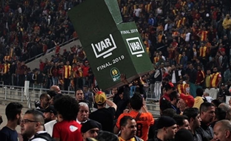 Julius77wins's tweet photo. Hey @CAF_Online @CAFCLCC_ar ! Guess who was in charge of VAR in 2019 scandal?
That's right! SIKAZWE!
#CAF_PAY_TO_WIN
#SIKAZWE_FOR_VAR_IS_A_CRIME https://t.co/mwYOeOffNY