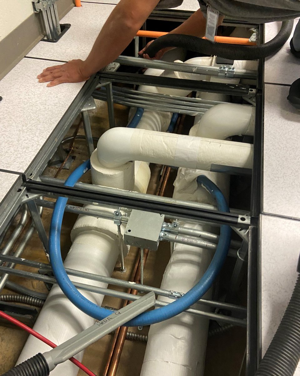 acsazinc's tweet photo. Data center maintenance cleaning, it's one of our many specialties!

#acsazinc #acs #asap #wwc #deepclean #clean #cleaning #cleaner #datacenter #IT #cleanroom #arizona #detail #work  #scrubbing #scrub #construction #contractor #build https://t.co/4S0fkyZpA1