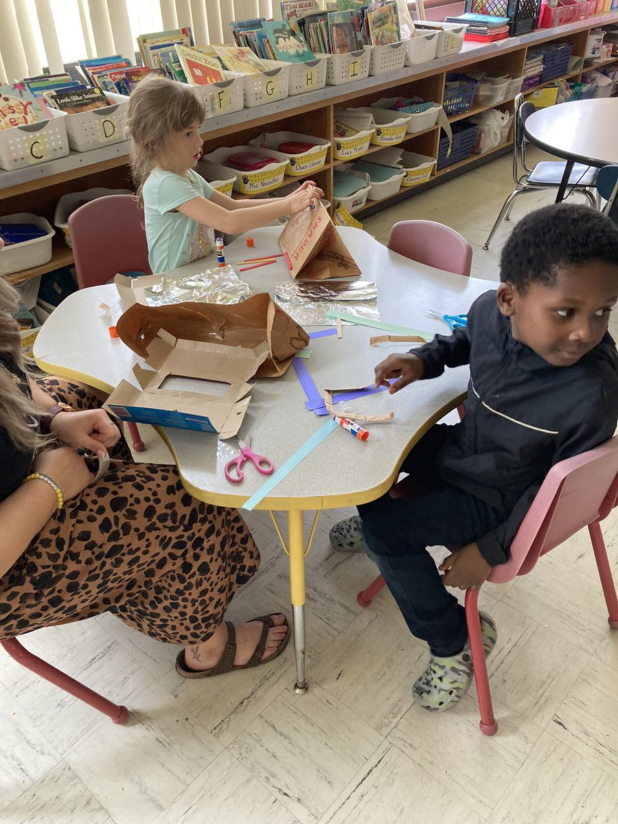 TeamRespectk1's tweet photo. STEM Challenge: create a shelter to protect your critter (uv beads on a pipe cleaner) from the sun @WalkerNxGL @WAWMSchools https://t.co/88Xl8RVEEi