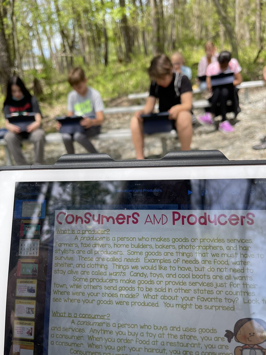mrsjodihetman's tweet image. A perfect day for social studies outside. We have to take advantage of this weather while we have it! #LandLab #Consumers @BathElementary