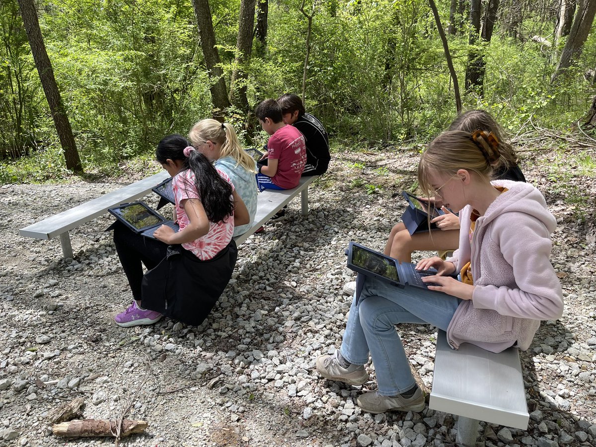 mrsjodihetman's tweet image. A perfect day for social studies outside. We have to take advantage of this weather while we have it! #LandLab #Consumers @BathElementary