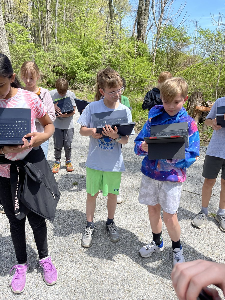 mrsjodihetman's tweet image. A perfect day for social studies outside. We have to take advantage of this weather while we have it! #LandLab #Consumers @BathElementary