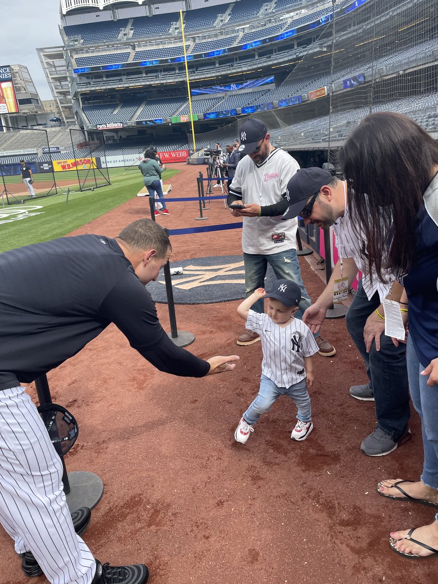 A. Rizzo Foundation (@rizzofoundation) on Twitter photo The tradition continues! Today, <a href="/ARizzo44/">Anthony Rizzo</a> met Liam. Liam has been fighting Rhabdomyosarcoma since he was just 10 weeks old. A big thank you to the <a href="/Yankees/">New York Yankees</a> for the warm welcome not just on the field but for supporting Anthony's efforts off of it as well. The tradition continues! Today, <a href="/ARizzo44/">Anthony Rizzo</a> met Liam. Liam has been fighting Rhabdomyosarcoma since he was just 10 weeks old. A big thank you to the <a href="/Yankees/">New York Yankees</a> for the warm welcome not just on the field but for supporting Anthony's efforts off of it as well.