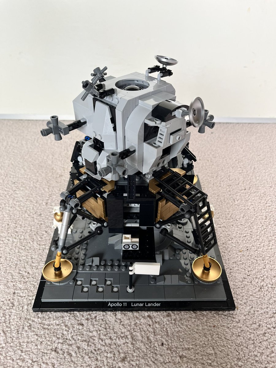 Puck_Cancer's tweet photo. Well I finally was healthy enough to finish @LEGO_Group #Apollo_11 #Lunar_Lander … well as much as I could with some parts and the stickers missing.
Which @LEGO_Group is forcing me to buy !
Argh … here are the pics & soon I begin #R2D2 !!
This -was- a fun build though! https://t.co/uEcBGm4WjR