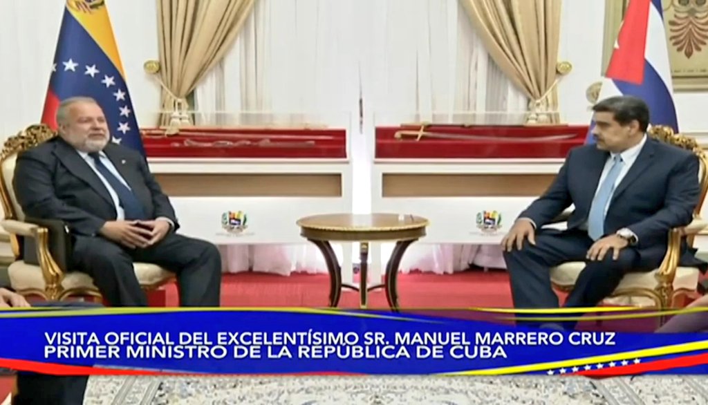 UNoticias's tweet photo. 🔵 #10May | Presidente Nicolás Maduro recibió en el Palacio de Miraflores al primer ministro de Cuba, Manuel Marrero Cruz, quien realiza su primera visita oficial en el cargo. https://t.co/qTELmRJtDV