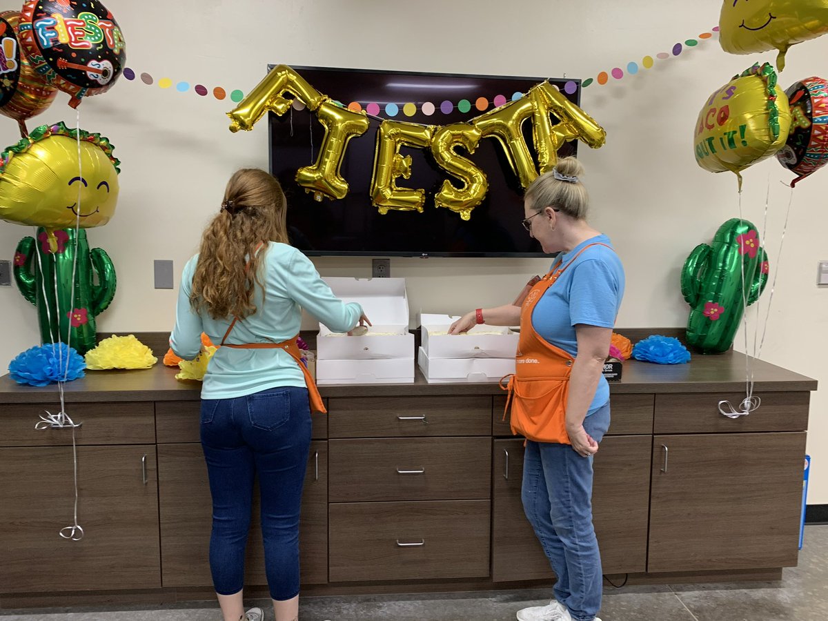 8518Celebration's tweet photo. May Birthday and Anniversary Celebration. #TacoTuesday! https://t.co/lRe0Yh7n8L