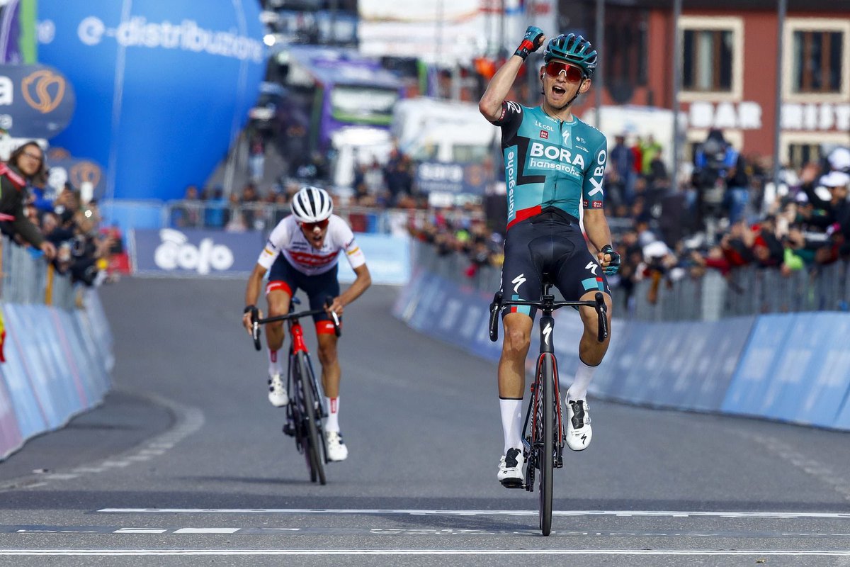 I have always loved volcanoes 🌋😎 

#Giro #BoraHansgrohe